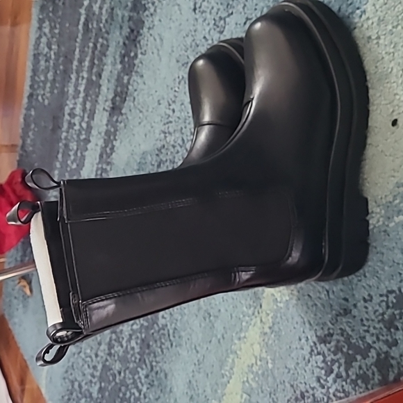 Brand New Black lug Sole Chelsea Boots - Picture 2 of 5